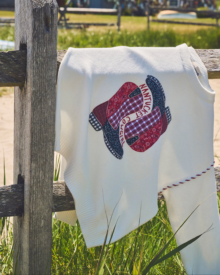 An ivory white knit women&